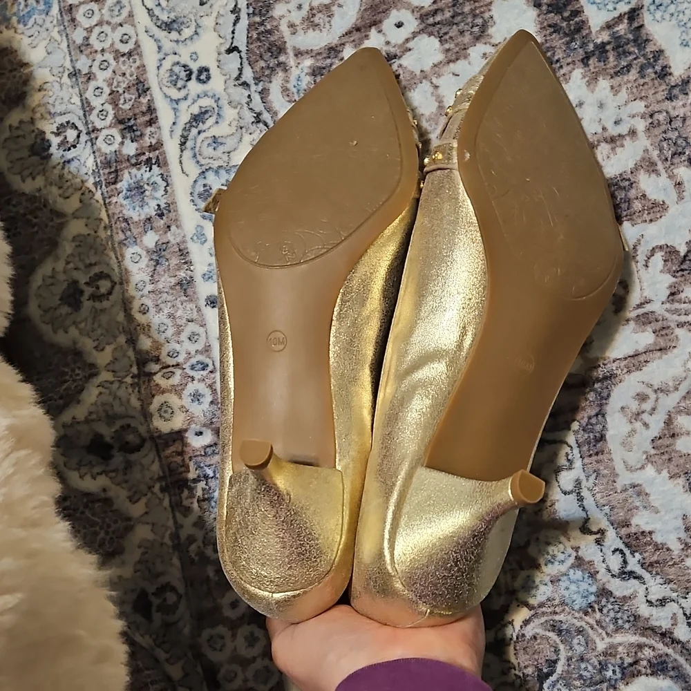 Kathy Van Zeeland Metallic Gold Heels - Picture 7 of 12